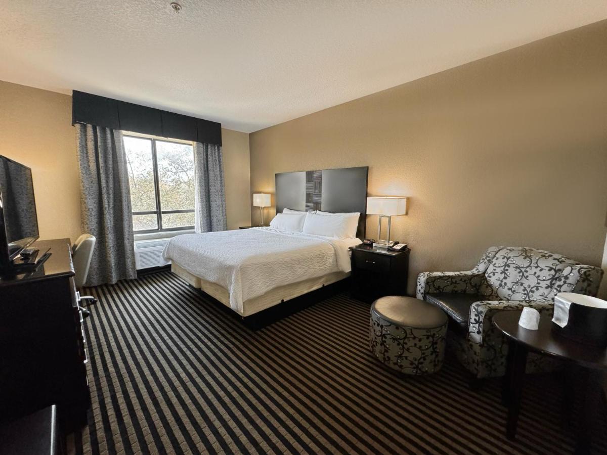 Holiday North Stone Oak Area By Ihg Hotel