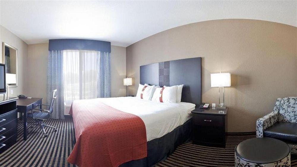 Holiday North Stone Oak Area By Ihg